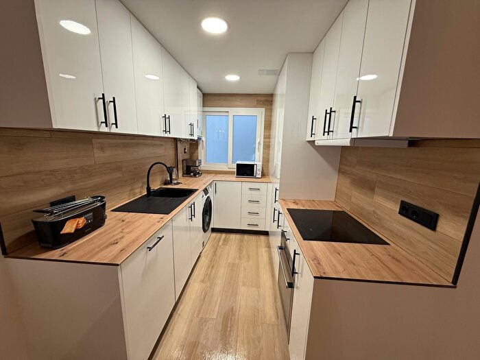 Casas en venta y pisos alquiler - 3