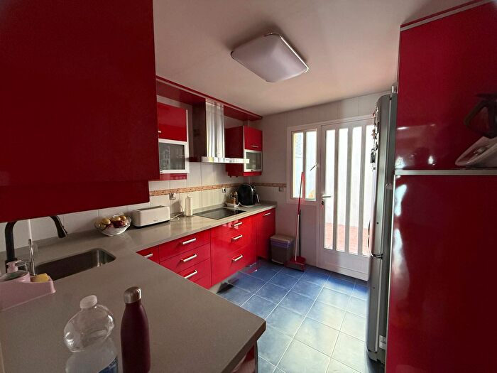 Casas en venta y pisos alquiler - 2