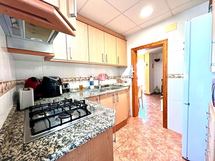 Casas en venta y pisos alquiler - 2