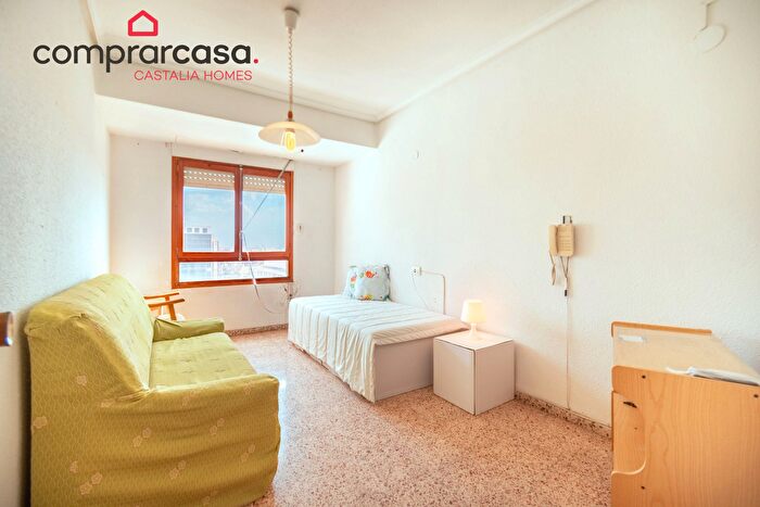 Casas en venta y pisos alquiler - 3