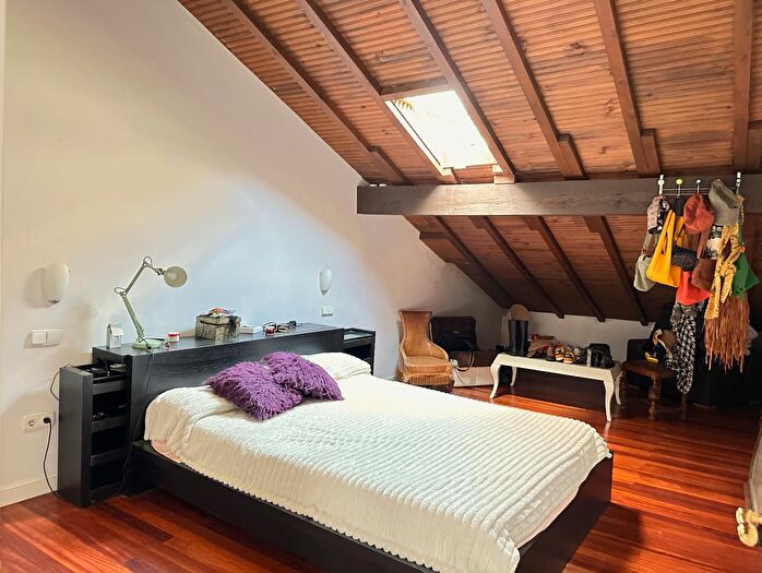 Casas en venta y pisos alquiler - 3