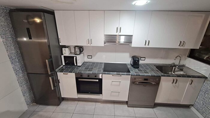 Casas en venta y pisos alquiler - 2