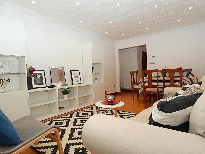 Casas en venta y pisos alquiler - 3