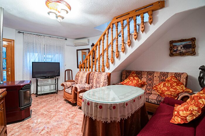 Casas en venta y pisos alquiler - 1