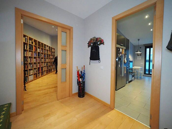 Casas en venta y pisos alquiler - 1