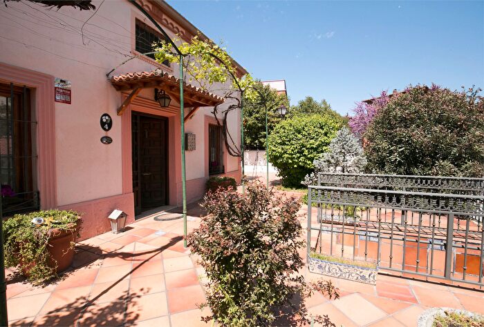 Casas en venta y pisos alquiler - 2