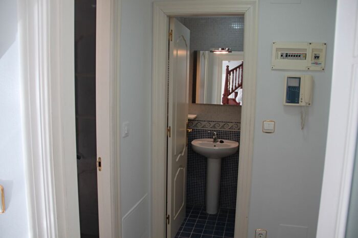 Casas en venta y pisos alquiler - 2