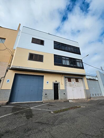 Casas en venta y pisos alquiler - 1