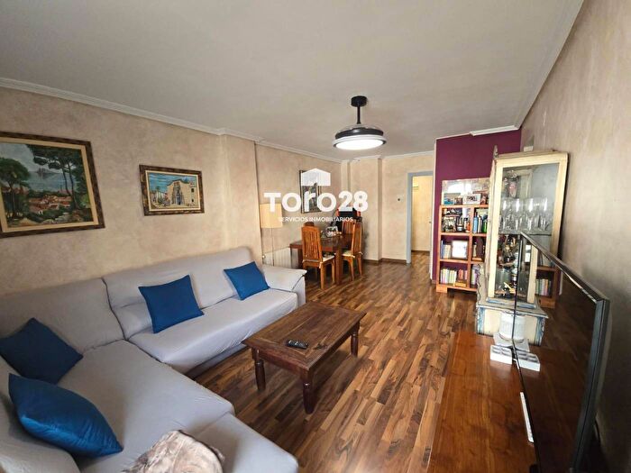 Casas en venta y pisos alquiler - 1