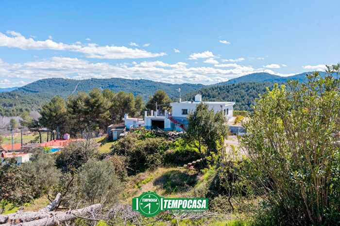Casa en venta en Viver, Castellón de 3 habitaciones