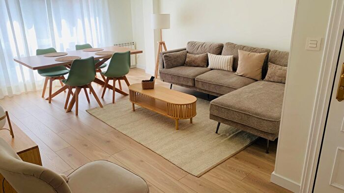 Casas en venta y pisos alquiler - 1