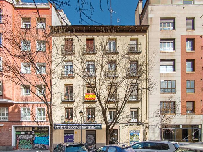 Casas en venta y pisos alquiler - 1