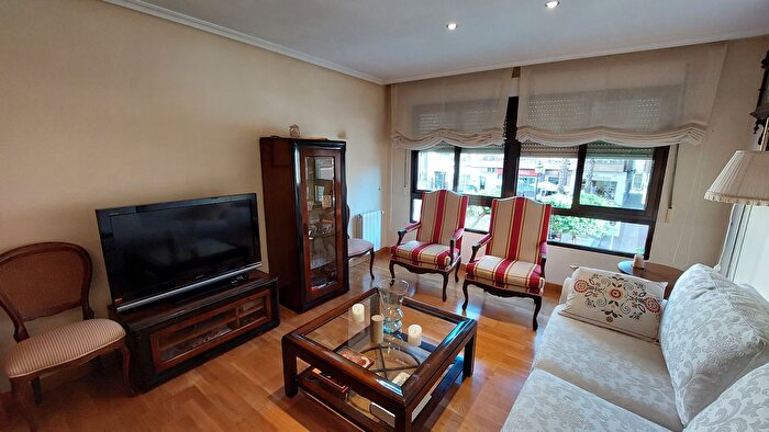 Casas en venta y pisos alquiler - 1