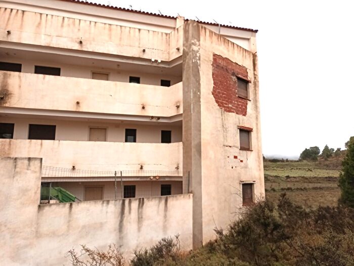 Casas en venta y pisos alquiler - 3