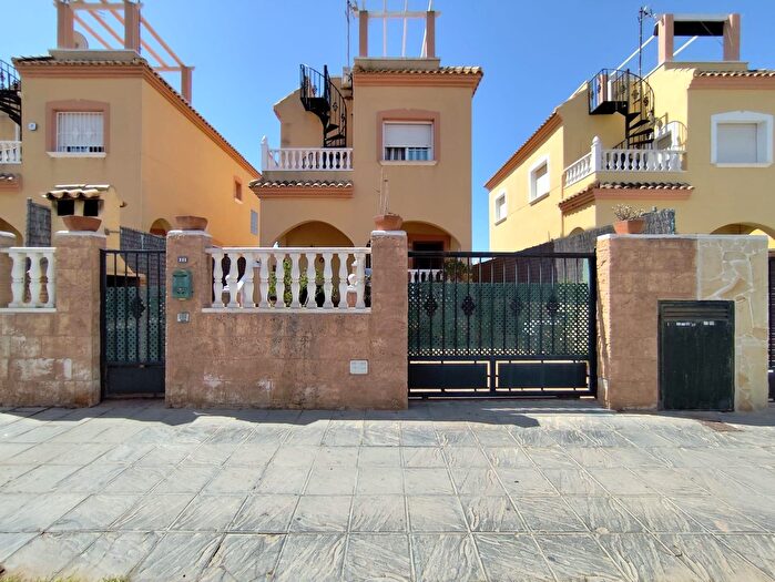 Casas en venta y pisos alquiler - 1