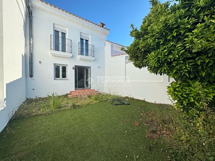 Casas en venta y pisos alquiler - 1