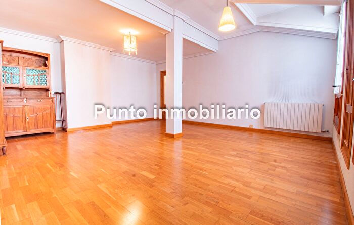 Casas en venta y pisos alquiler - 3