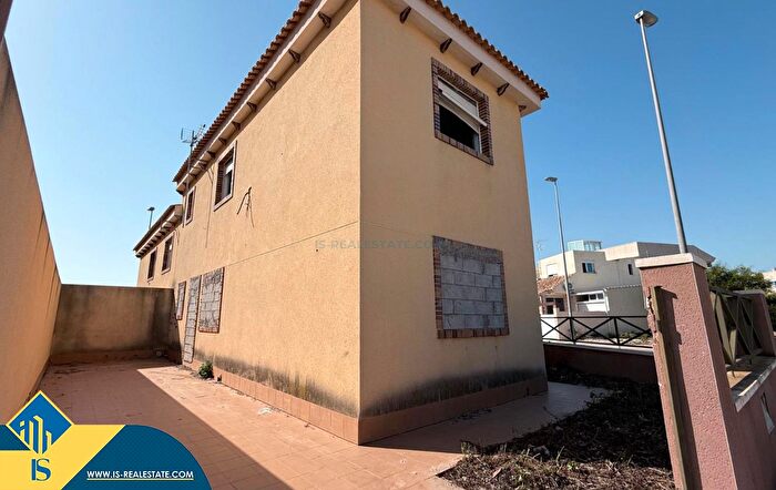 Casas en venta y pisos alquiler - 3