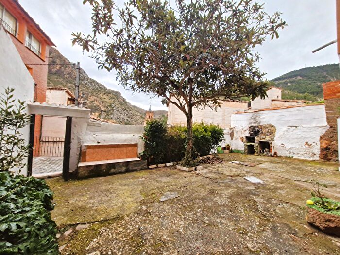 Casa en venta en Arnedillo, La Rioja de 3 habitaciones