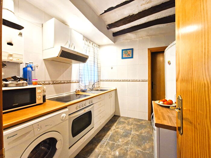Casas en venta y pisos alquiler - 2