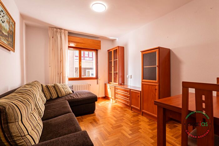Casas en venta y pisos alquiler - 1