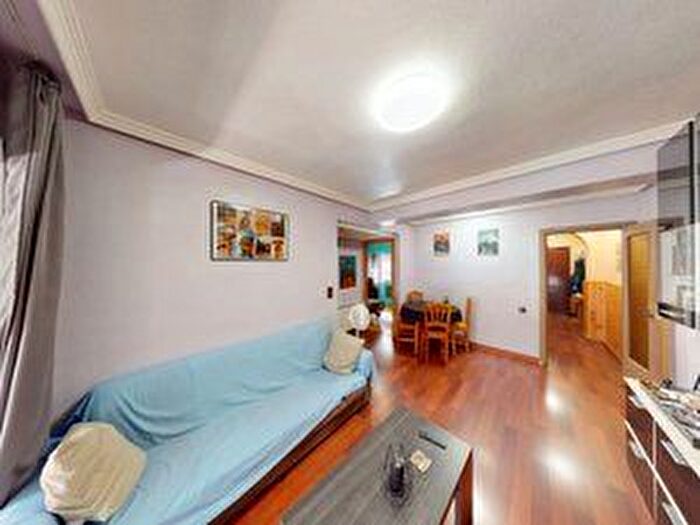 Casas en venta y pisos alquiler - 2
