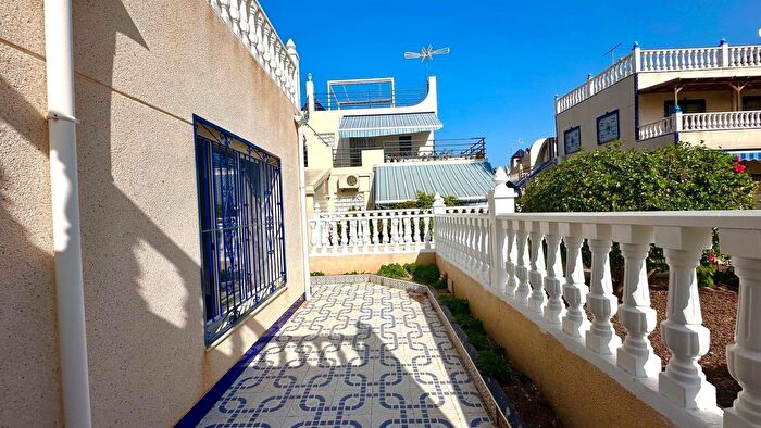 Casas en venta y pisos alquiler - 3
