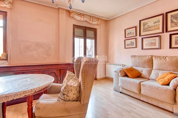 Casas en venta y pisos alquiler - 3