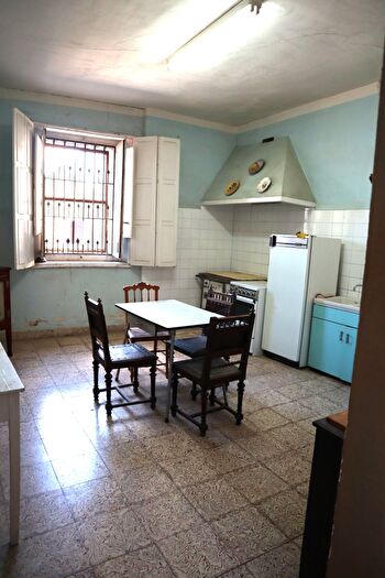 Casas en venta y pisos alquiler - 3