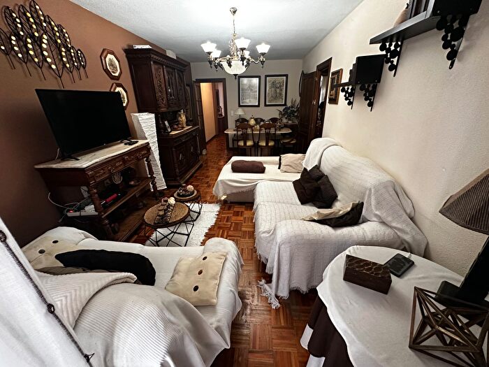 Casas en venta y pisos alquiler - 1