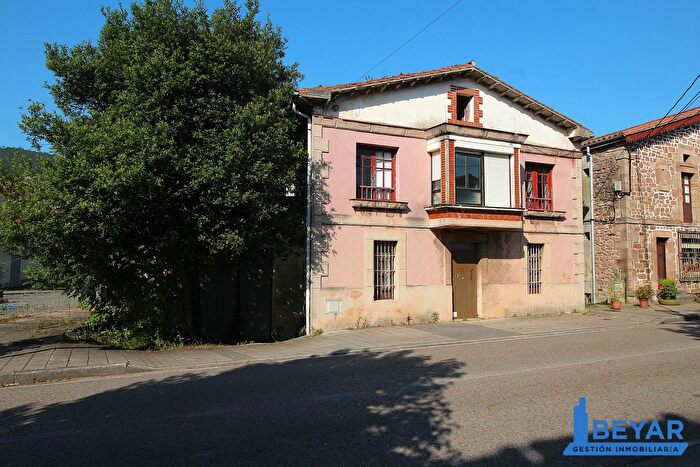 Casa en venta en Castañeda, Cantabria de 2 habitaciones