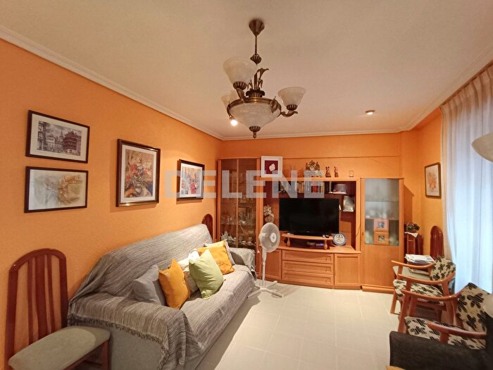 Casas en venta y pisos alquiler - 1