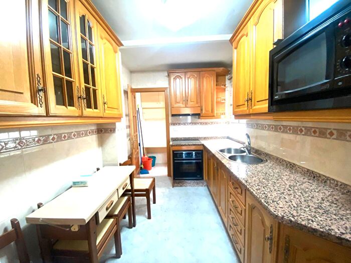 Casas en venta y pisos alquiler - 2