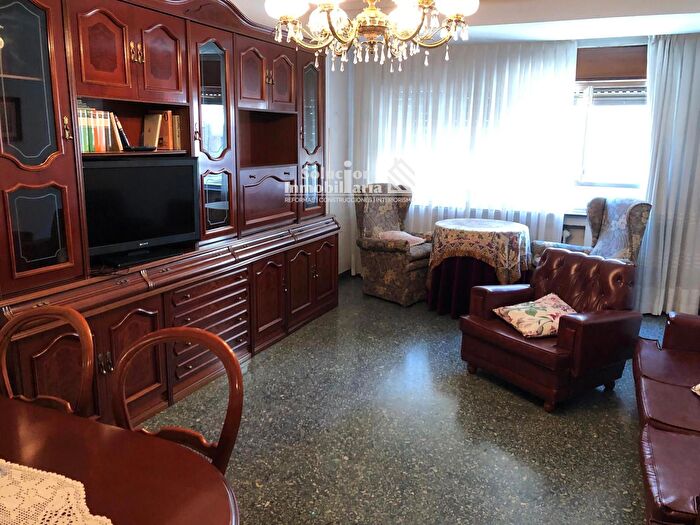 Casas en venta y pisos alquiler - 1
