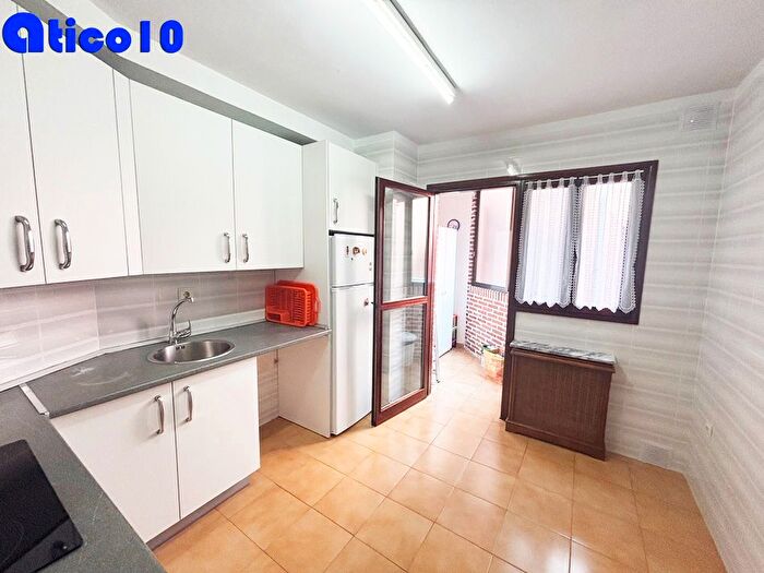 Casas en venta y pisos alquiler - 2