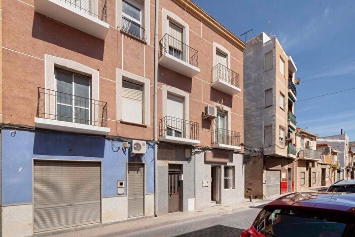 Casas en venta y pisos alquiler - 1