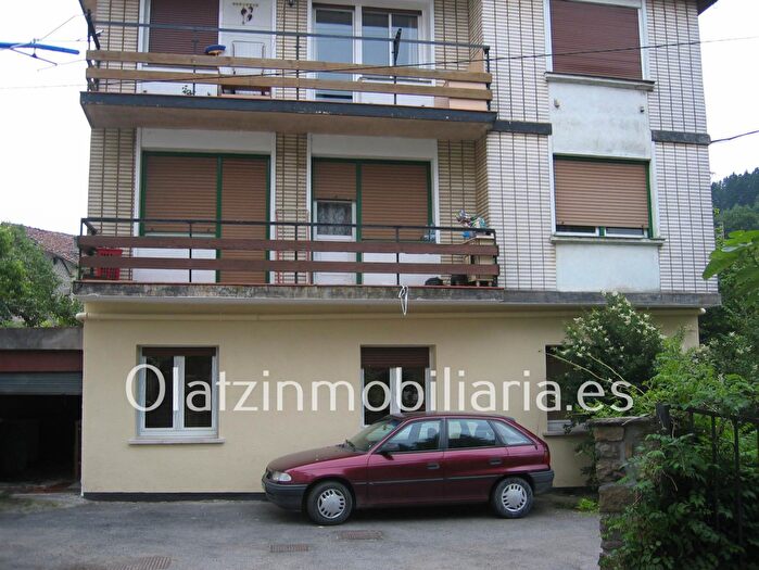 Casas en venta y pisos alquiler - 1