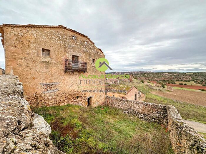 Casas en venta y pisos alquiler - 2