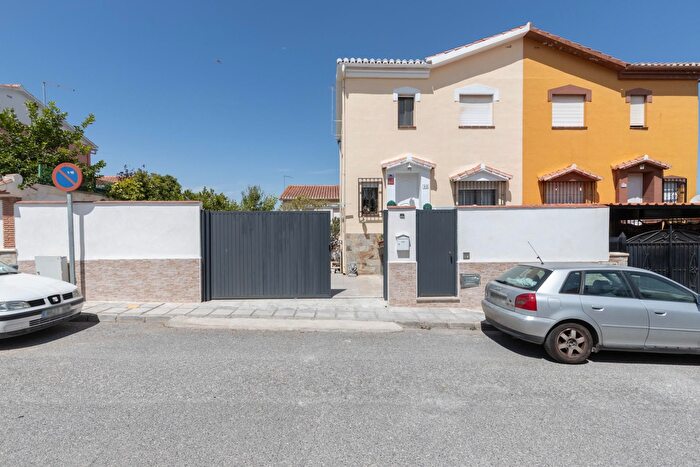 Casa en venta en Gójar, Granada de 5 habitaciones