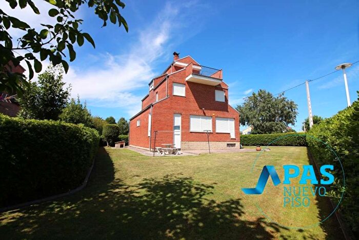 Casas en venta y pisos alquiler - 1