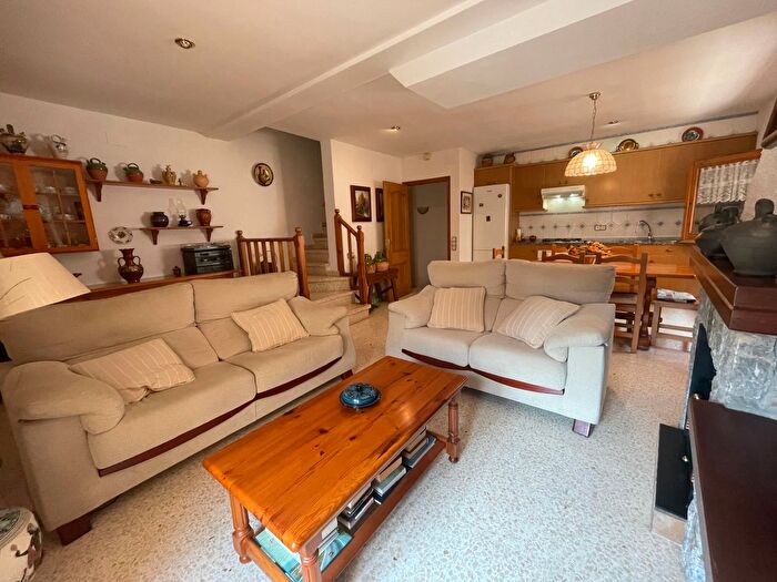 Casas en venta y pisos alquiler - 1