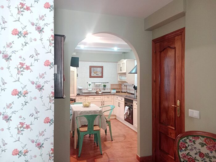 Casas en venta y pisos alquiler - 3