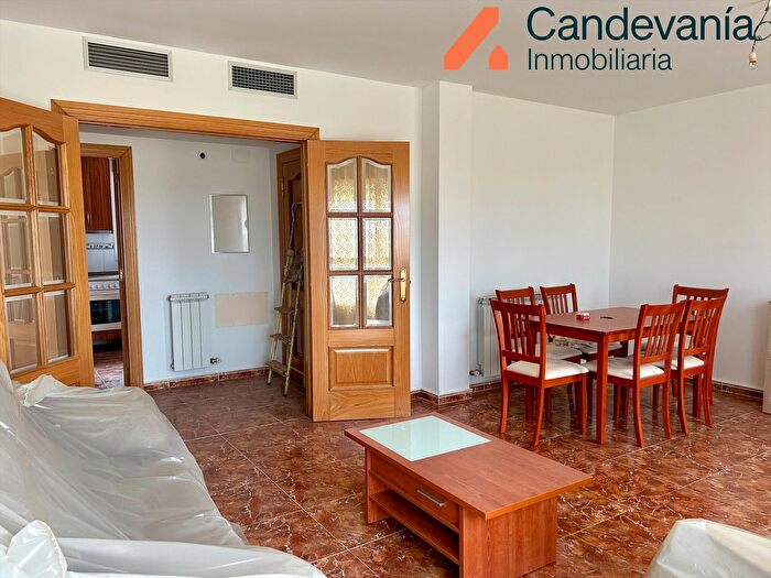 Casas en venta y pisos alquiler - 2