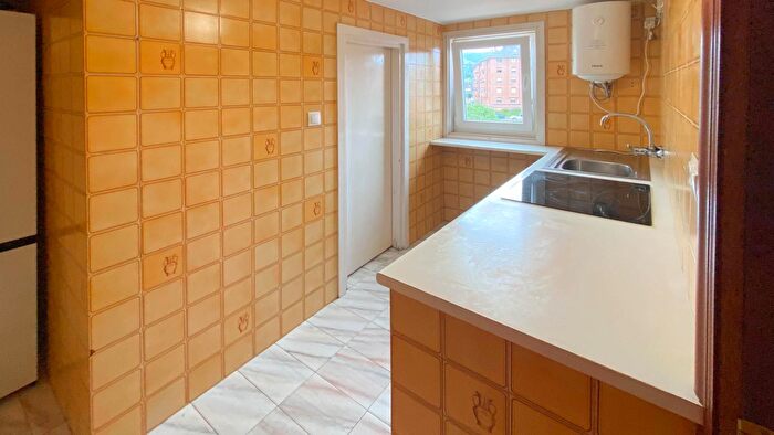 Casas en venta y pisos alquiler - 2