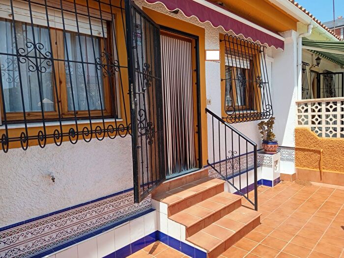 Casas en venta y pisos alquiler - 1