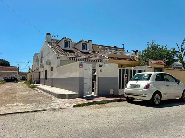 Casas en venta y pisos alquiler - 1