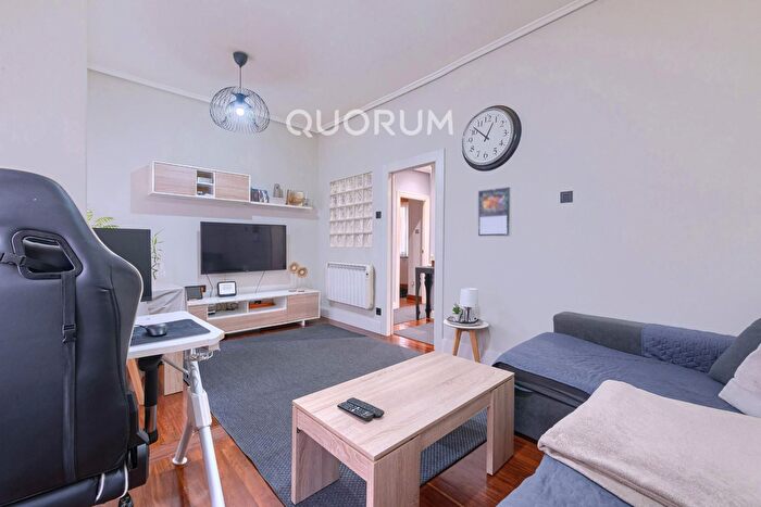 Casas en venta y pisos alquiler - 2