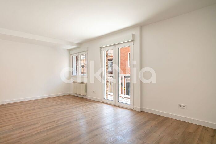 Casas en venta y pisos alquiler - 1