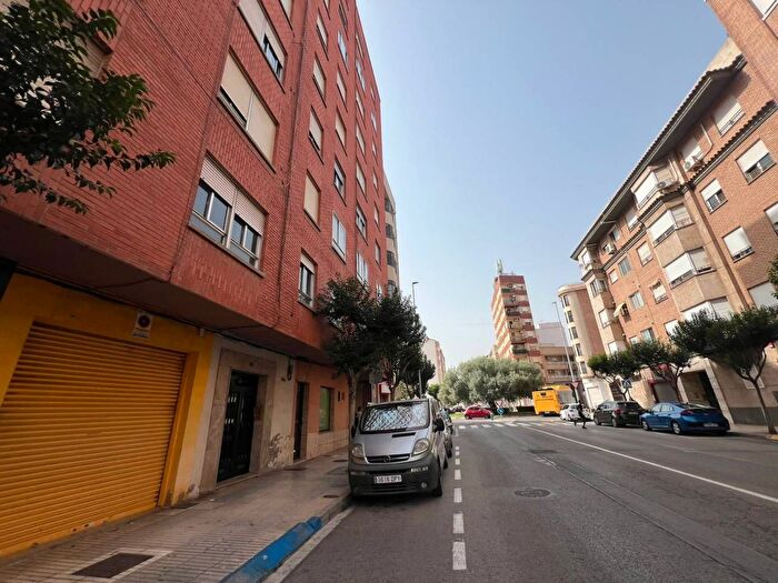 Casas en venta y pisos alquiler - 1
