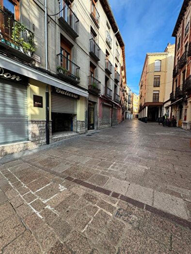 Casas en venta y pisos alquiler - 1